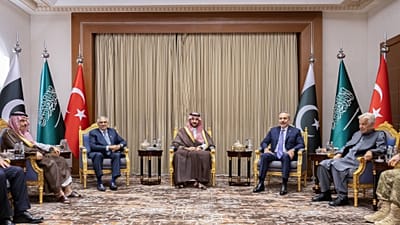 الاجتماع الطارئ للجنة الإستراتيجية السياسية والدفاعية لحلف مكة الدفاعي.