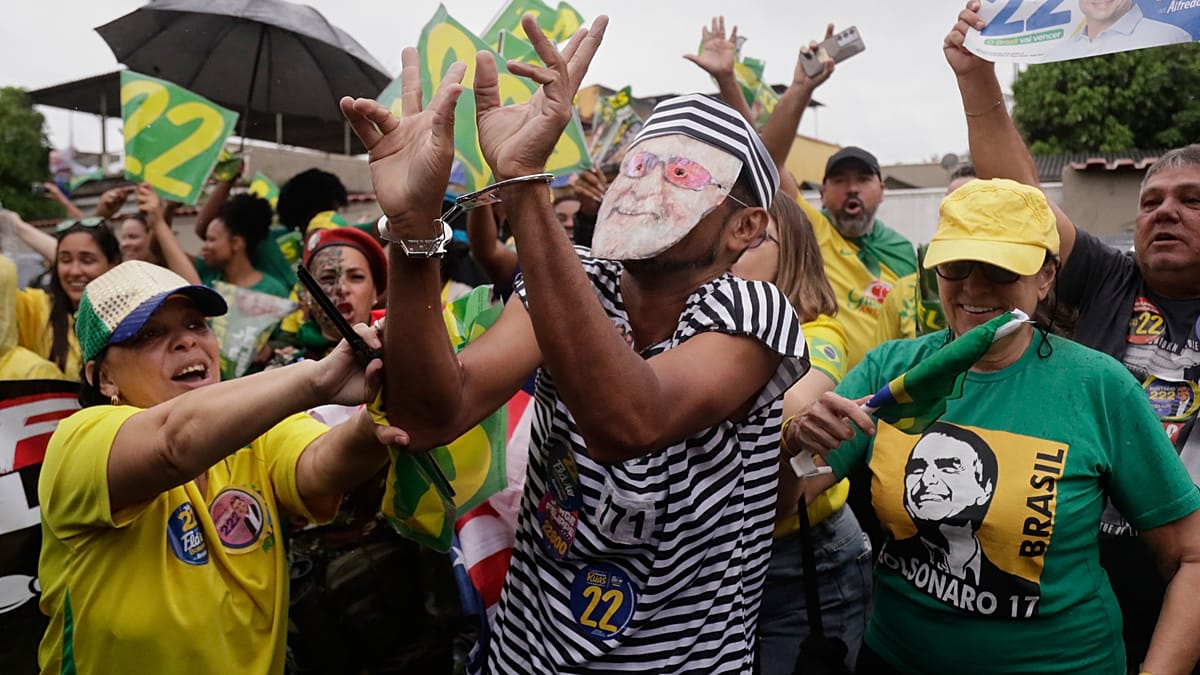 Brasileiros elegem Congresso que poderá amnistiar Jair Bolsonaro