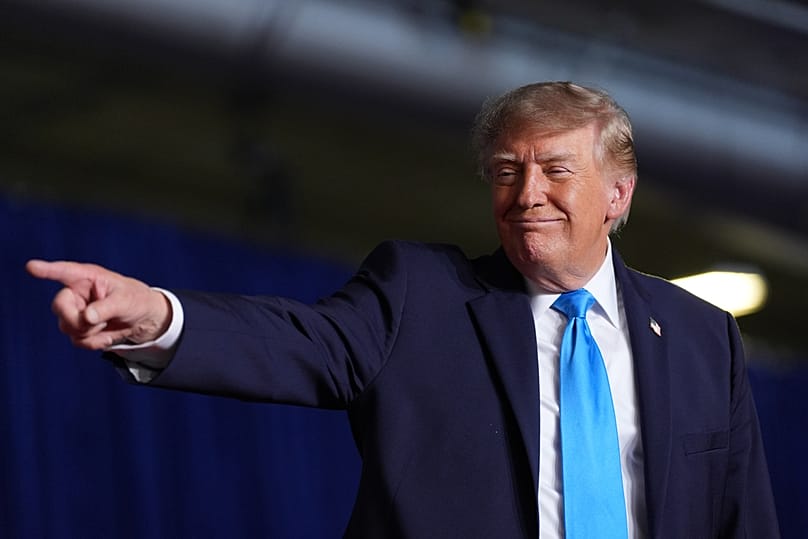 ABD Başkanı Donald Trump, Nebraska'nın Grand Island kentindeki Pinnacle Bank Expo Center'da Pazartesi, 5 Ekim 2026 tarihinde düzenlenen seçim mitinginde konuşuyor.