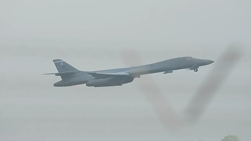 Ein B-1-Bomber startet von RAF Fairford in Fairford, England, Dienstag, 29. September 2026