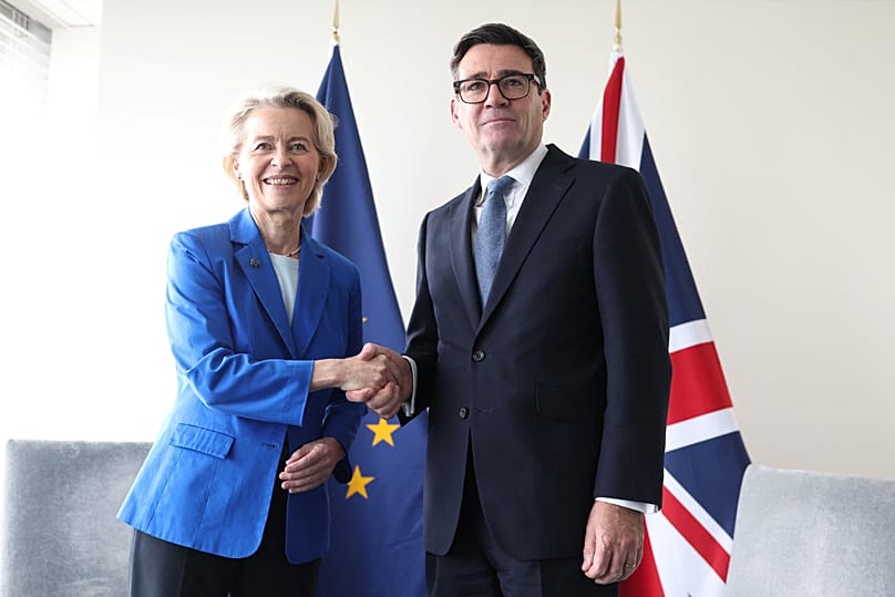 Ursula von der Leyen EU bizottsági elnök és Andy Burnham brit miniszterelnök az ENSZ közgyűlésén