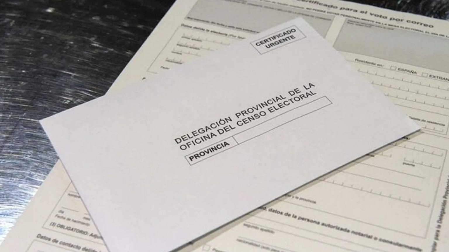  El voto por correo exige al votante identificarse hasta tres veces.