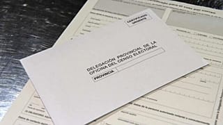  El voto por correo exige al votante identificarse hasta tres veces.