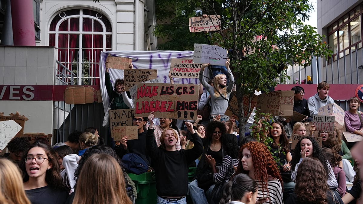 Third day of national action by secondary school pupils and students in France