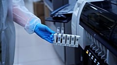 El caso gira en torno a un trabajador de laboratorio en Siberia, Rusia.