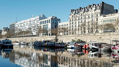 France has the most unusual stays in the world, with more than 400 houseboats available to book