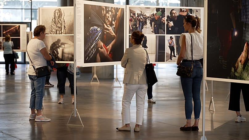 Visitantes na exposição em Budapeste, no Biodóm de Budapeste - 7 de outubro de 2026.