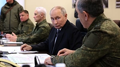 UE aprova inclusão de mais 1 600 nomes na lista de sanções contra a Rússia