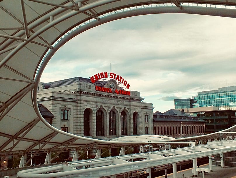 Denver Union Station'ı ziyaret etmek, adeta geçmişe yolculuk yapmak gibi