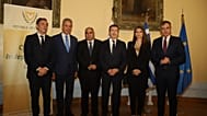 Ο Πρέσβης της Κυπριακής Δημοκρατίας στην Αθήνα Σταύρος Αυγουστίδης με Υπουργούς της Ελλληνικής Κυβέρνησης και μέλη του Ελληνικού Κοινοβουλίου που παρέστησαν στην εκδήλωση 