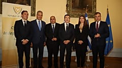 Ο Πρέσβης της Κυπριακής Δημοκρατίας στην Αθήνα Σταύρος Αυγουστίδης με Υπουργούς της Ελλληνικής Κυβέρνησης και μέλη του Ελληνικού Κοινοβουλίου που παρέστησαν στην εκδήλωση 