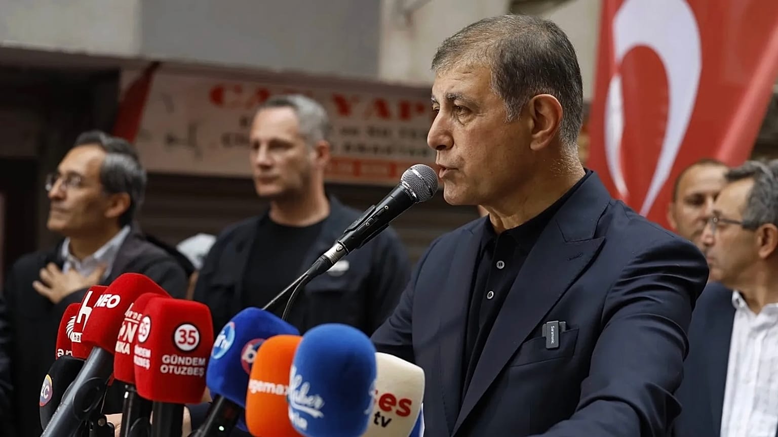 İzmir Büyükşehir Belediye Başkanı Cemil Tugay 