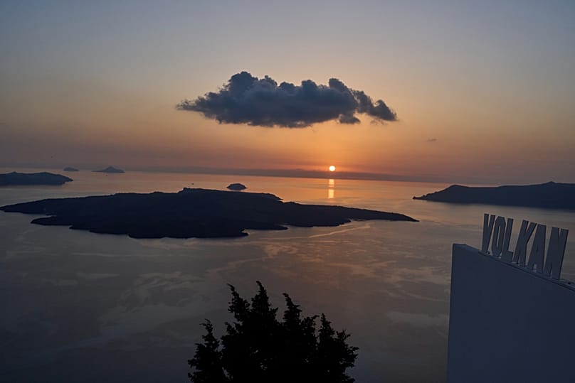 Santorini híres naplementéje, archív felvétel