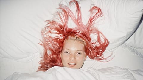 Juergen Teller, Young Pink Kate London 1998. 