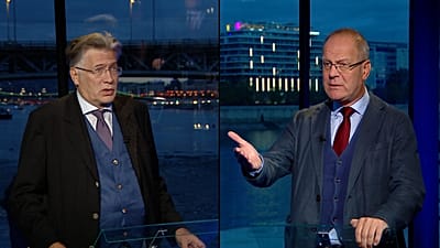 István Szent-Iványi e Tibor Navracsics durante la registrazione di Ring, a Budapest, l'8 ottobre 2026