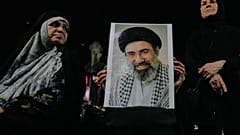 صورة المرشد الأعلى الإيراني مجتبى خامنئي، خلال تجمع مؤيد للحكومة في أحد ميادين العاصمة طهران، الخميس 8 تشرين الأول/أكتوبر 2026. 