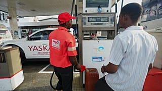 Nigeria : baisse temporaire du prix de l’essence avant la présidentielle
