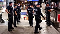 Bundespolizisten am Hamburger Hauptbahnhof, 14. Juli 2023