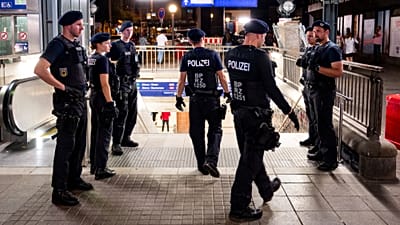 Bundespolizisten am Hamburger Hauptbahnhof, 14. Juli 2023