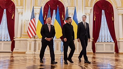 Владимир Зеленский встретился с американскими спецпосланниками в Киеве.