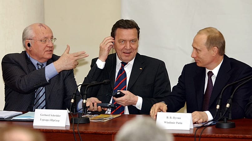 Gorbacsov, Schröder és Putin, Moszkva, 2003