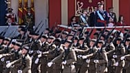 El Rey Felipe VI supervisa el desfile junto a la princesa Leonor