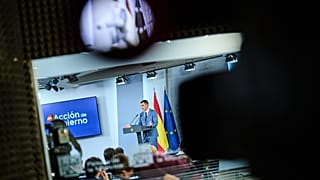 Sánchez se dirige a los medios durante una comparecencia en el Palacio de la Moncloa, el martes 6 de octubre de 2026