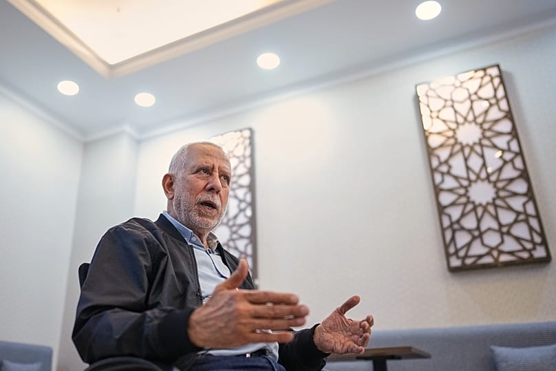 نائب الأمين العام لحركة الجهاد الإسلامي، محمد الهندي، خلال مقابلة مع وكالة "أسوشيتد برس" في إسطنبول، 28 أيلول 2026.