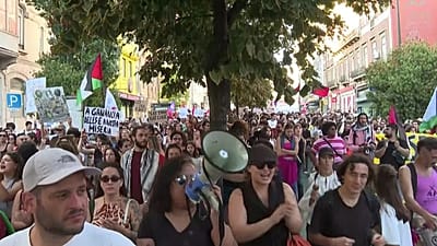 Des manifestants contre la vie chère à Lisbonne, samedi 10 octobre 2026
