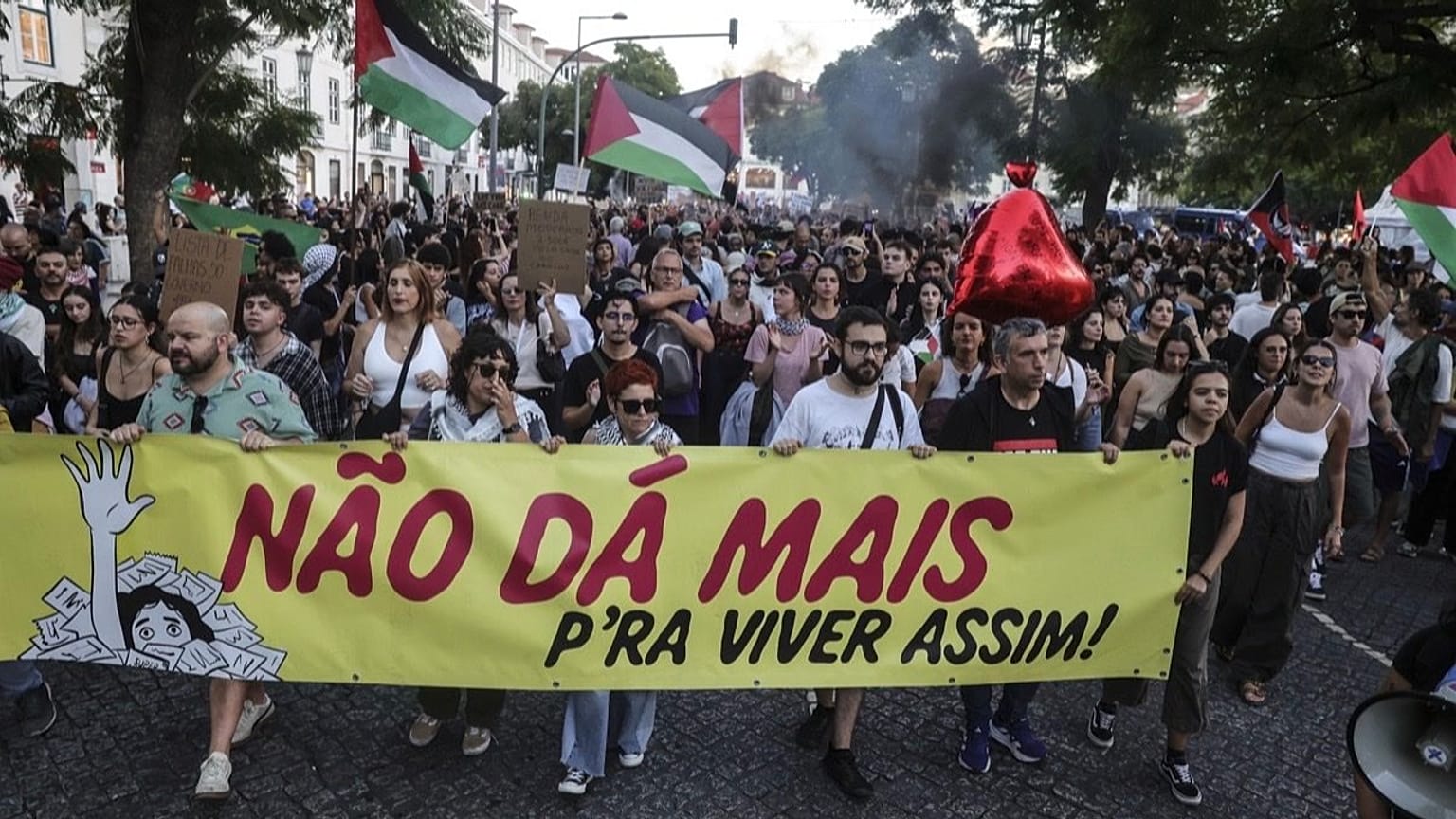 Portugal sale a la calle en protesta por el coste de vida y de la vivienda