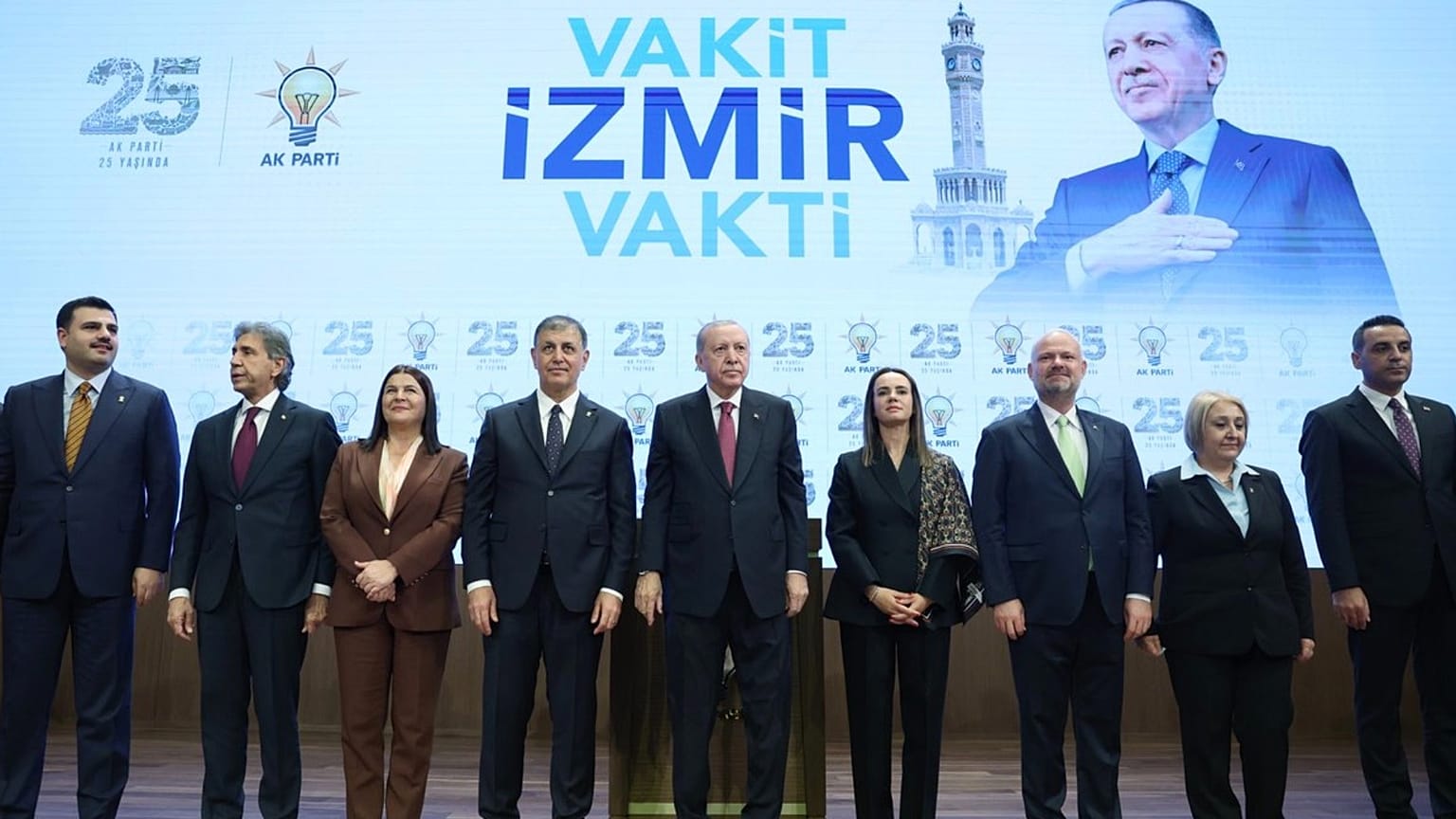 İzmir Büyükşehir Belediye Başkanı Cemil Tugay, AK Parti’ye katıldı, 7 Ekim 2026.
