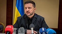 Volodimir Zelenszkij ukrán elnök a sajtónak nyilatkozik egy német–ukrán üzleti fórum után Kijevben, Ukrajnában, 2026. október 4-én, vasárnap.