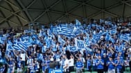 Πανηγυρίζουν με ελληνικές σημαίες οι φίλοι της Ελλάς Μελβούρνης
