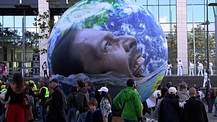 Tens of thousands march in Brussels demanding urgent climate action
