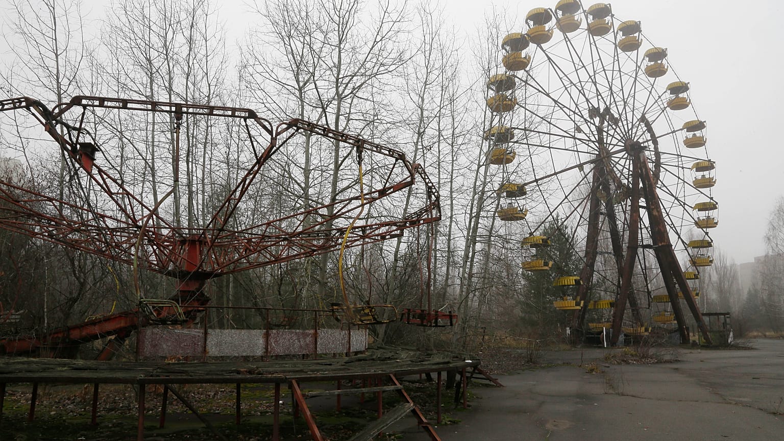 Çernobil nükleer santralinden yaklaşık 3 kilometre uzaklıktaki terk edilmiş Pripyat kasabasında bir lunapark.