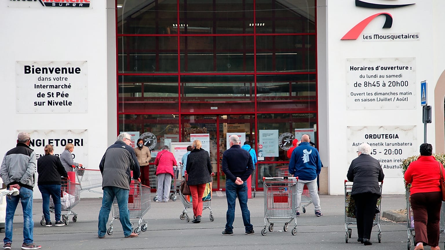 Un magasin Intermarché Saint-Pee-sur-Nivelle, dans le sud-ouest de la France, le 18 mars 2020.