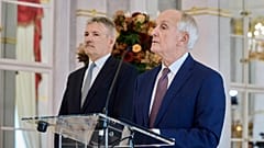 Fejes Péter volt Vas megyei főügyészhelyettes és Baka András köztársasági elnök a Sándor-palotában 2026. október 12-én.