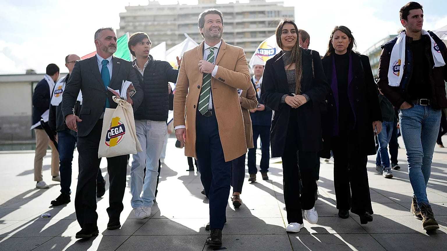Rita Matias (ao lado de André Ventura nesta foto de 2024) protagonizou a invasão desta segunda-feira de manhã