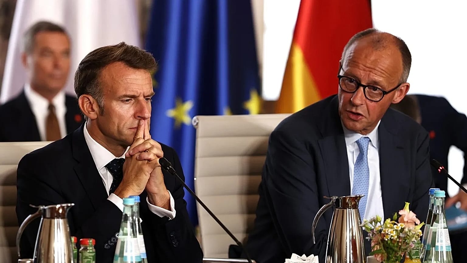 Emmanuel Macron y Friedrich Merz encabezan la «coalición de los dispuestos».