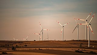 Tekirdağ yakınlarındaki Balabanlı’da rüzgâr türbinleri elektrik üretiyor.