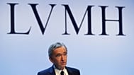 File - FILE - El consejero delegado de LVMH, Bernard Arnault, presenta los resultados de 2019 del grupo durante una rueda de prensa, en París, el martes 28 de enero de 2020.