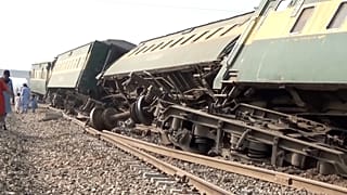 Pakistan: Passenger train derailment kills at least five, injures more than 30