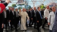 Papst Leo XIV. ist am Dienstagmorgen zur Lungenoperation im römischen Gemelli-Krankenhaus eingetroffen (13. Oktober 2026).
