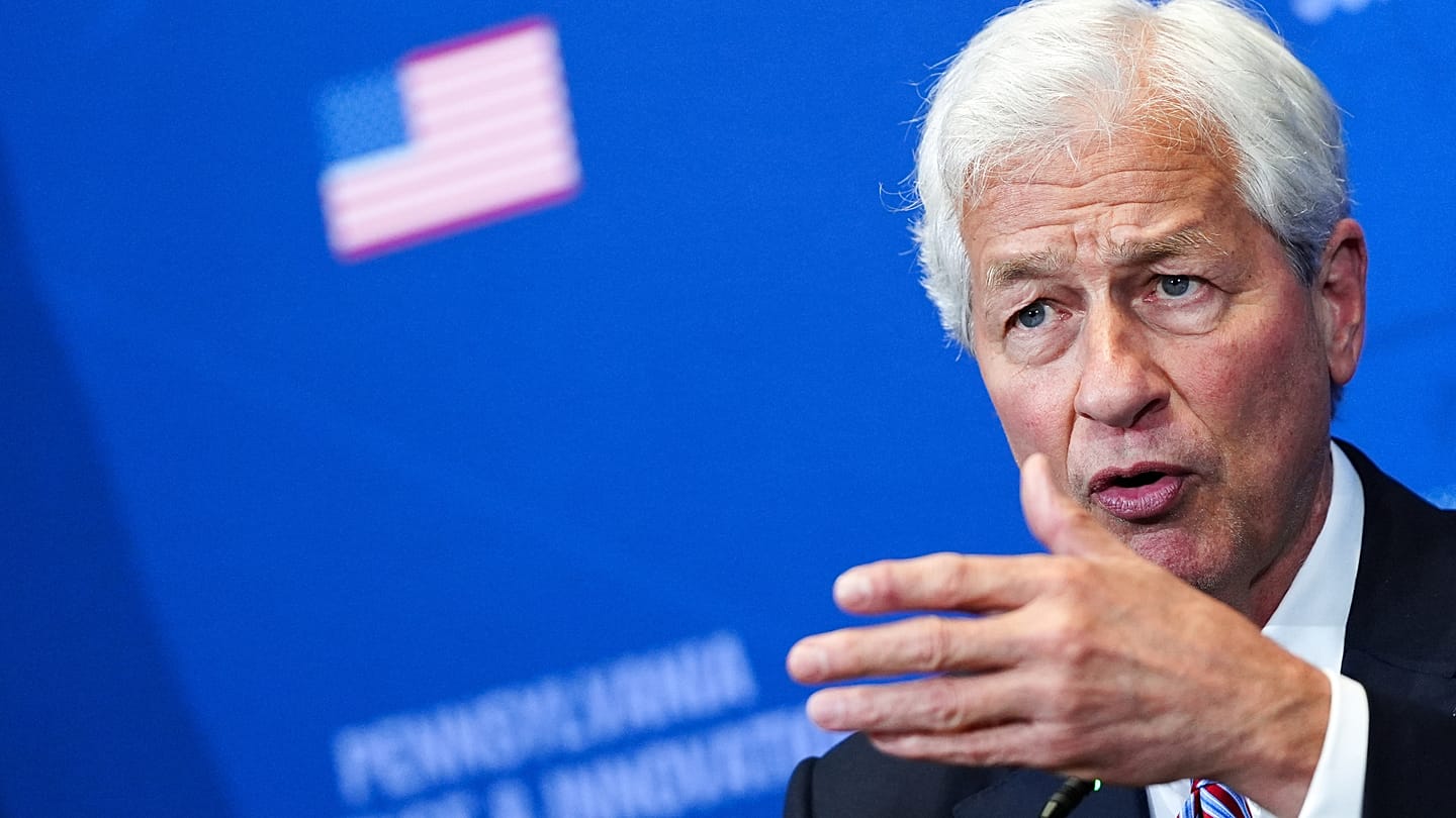 Američke banke beleže snažne profite, ali upozoravaju na rizike od kamata i inflacije