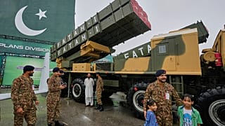 پرتابگر موشک بالستیک کوتاه‌برد فتح یک در نمایشگاه دفاعی روز استقلال در اسلام‌آباد؛ ۱۴ اوت ۲۰۲۵