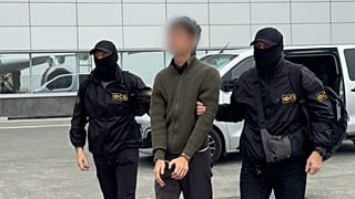 Japanese journalist Yuki Imai being arrested by Russian police