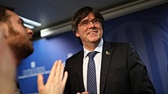 Ex-presidente regional da Catalunha, Carles Puigdemont, fala numa conferência de imprensa em Bruxelas, na quinta-feira, 19 de dezembro de 2019.