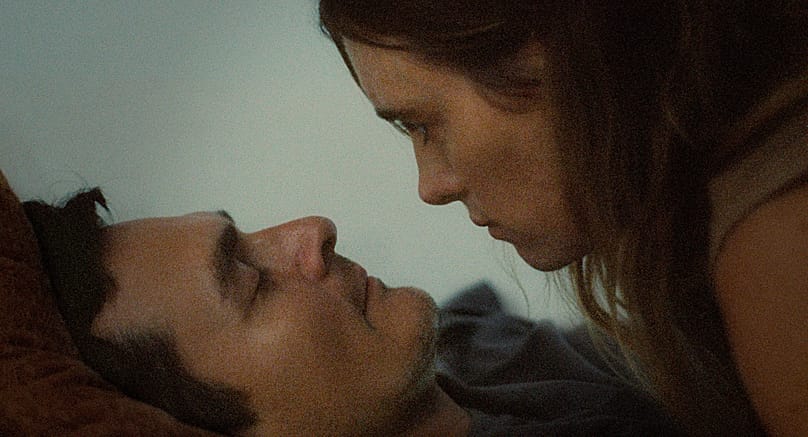 Rupert Friend és Mackenzie Davis