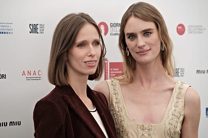 Horvát Lili és Mackenzie Davis a Velencei Filmfesztiválon szeptemberben 
