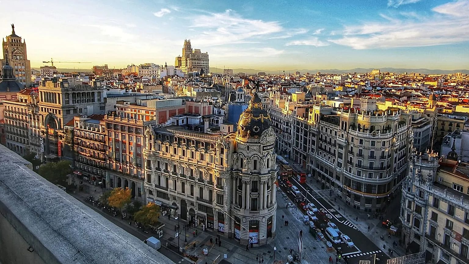 Le vacanze in città hanno superato quelle al mare come tipo di viaggio più popolare (nella foto: Madrid)